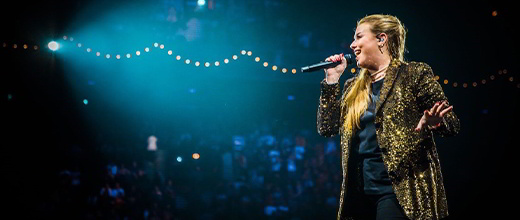 Senna-bij-Holland-zingt-Hazes